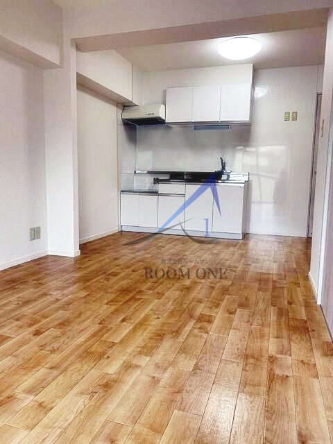 草加妙見屋ビルの居間・リビング|洋室のお部屋です。