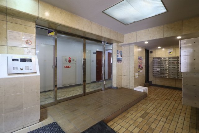 港区赤坂６丁目の賃貸マンションのロビー