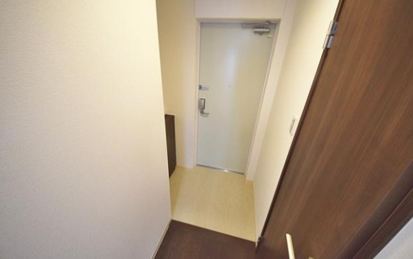 モーヴ粕壁東の玄関
