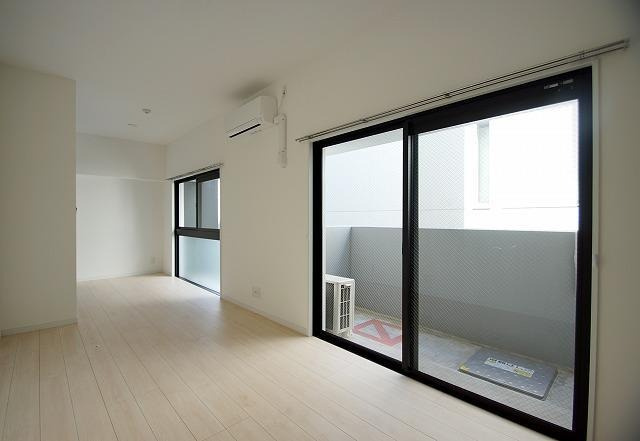 福岡市博多区博多駅東３丁目の賃貸マンションの居間・リビング|物件の画像3