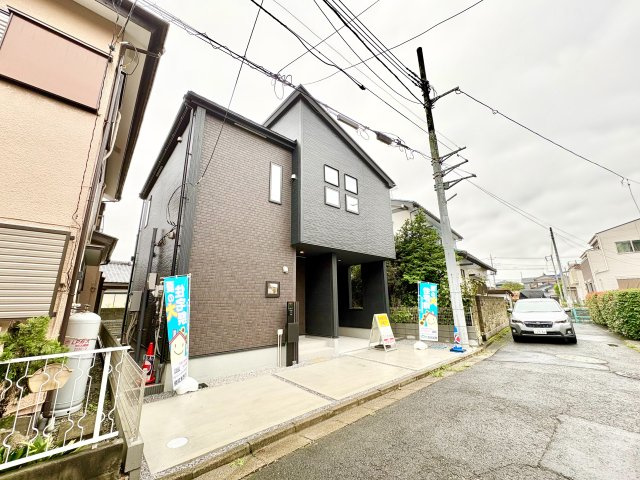 《仲介手数料半額》志木市下宗岡　15期の外観|令和8年6月築の新築住宅。小・中学校徒歩6分、スーパー・コンビニも徒歩10分以内と生活便利。駐車2台可能で、長期優良住宅なのも魅力です。