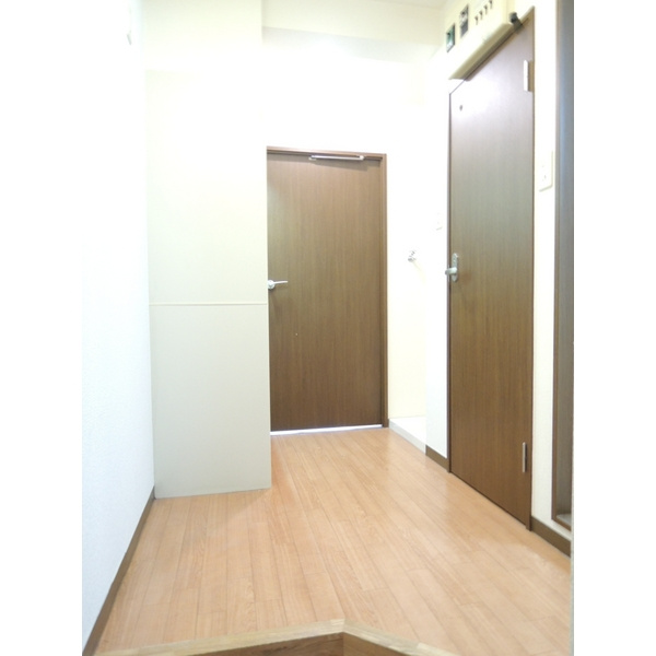 ドミサイルオーミヤの玄関|別部屋参照写真