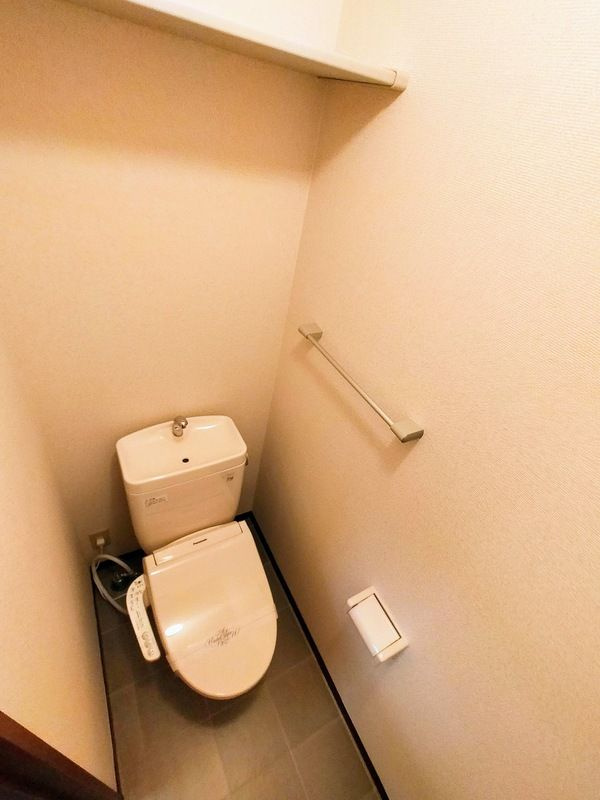 クレセントAのトイレ|別部屋参照写真