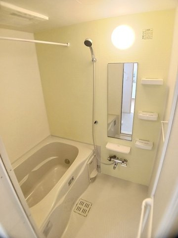 【浴室】 | モルトベーネ | コンパクトで使いやすいお風呂です