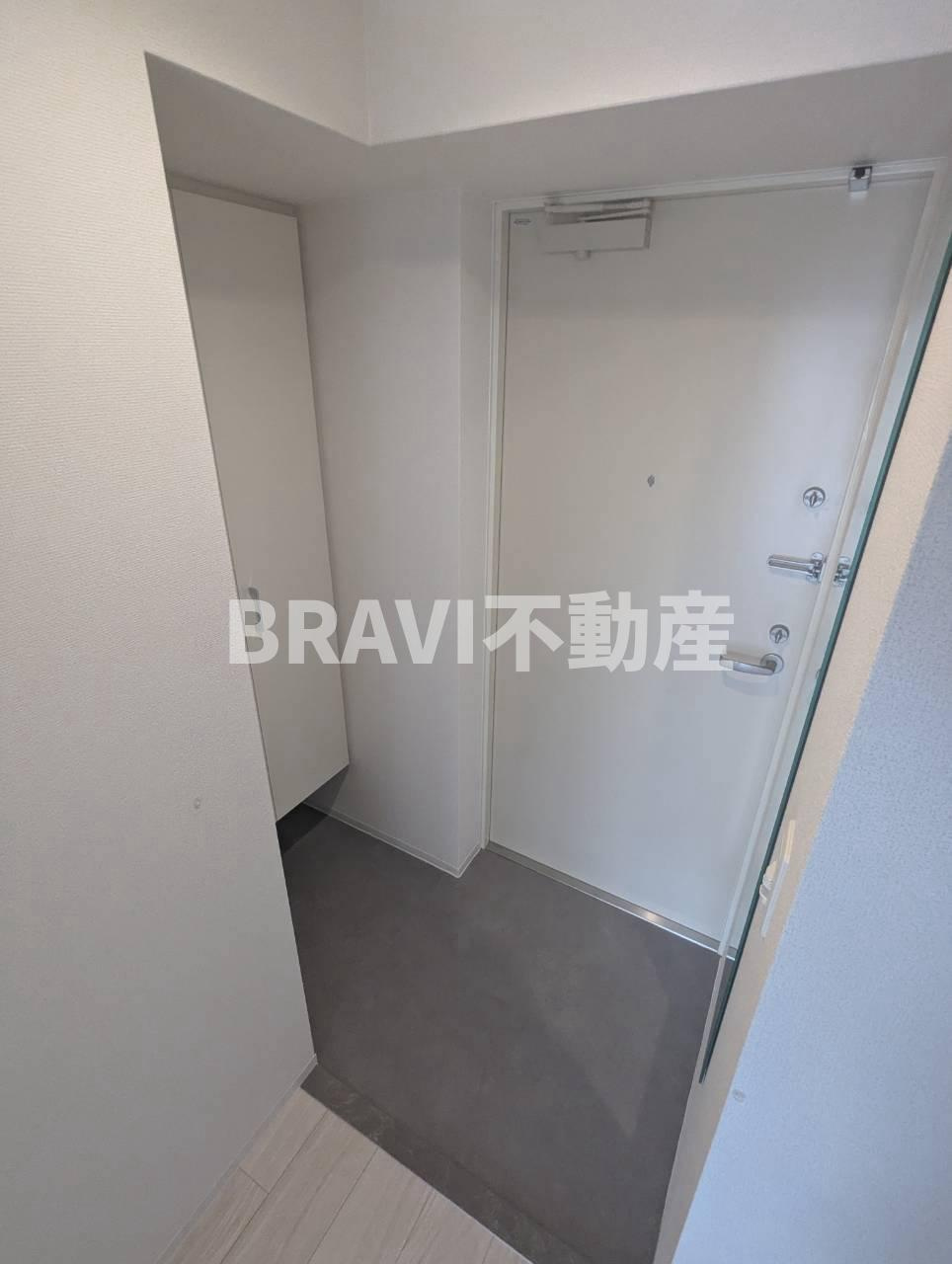セレニテ谷町四丁目アリエの玄関