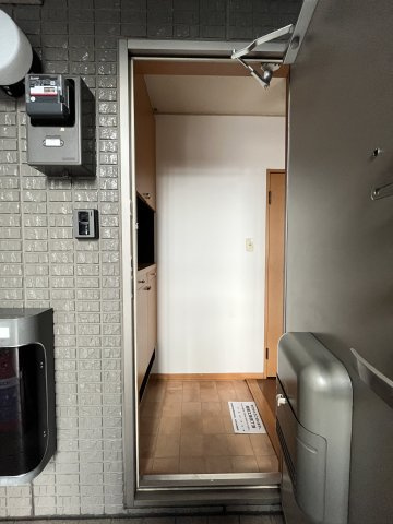 トスカーナの居間・リビング|イメージ101号室の写真（反転あり）