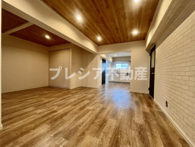 高倉台5団地23号棟の居間・リビング