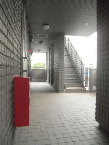 ミレネール中原Ｂのロビー|内階段