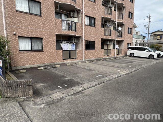 ファインステージの駐車場