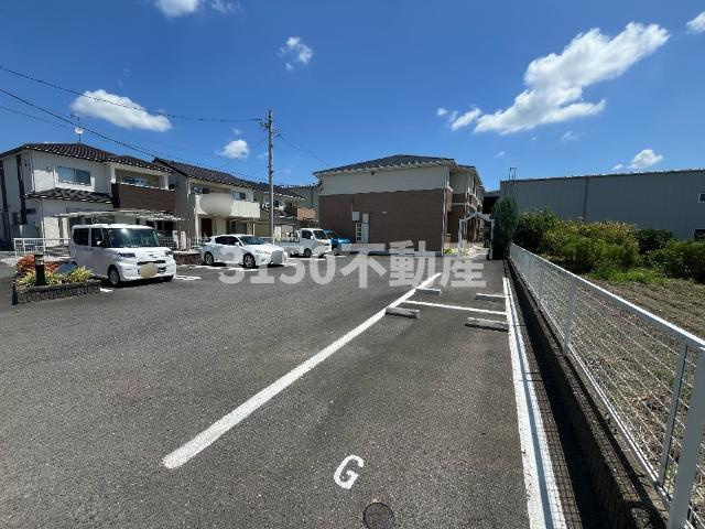 サンコート　ブロッコリーの駐車場|外観写真（昼）