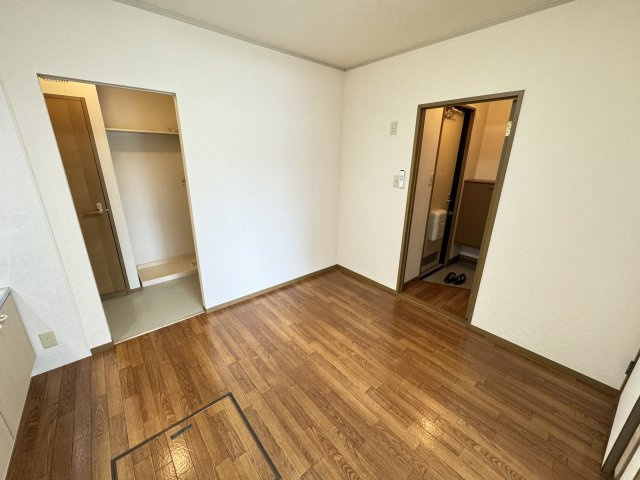 メゾン松本D棟の洋室