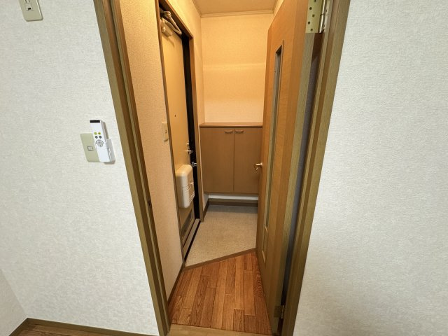 メゾン松本D棟の玄関