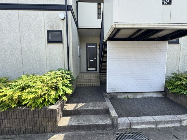 メゾン松本D棟のエントランス