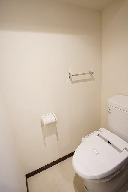 福岡市博多区祇園町の賃貸マンションのトイレ|物件の画像8