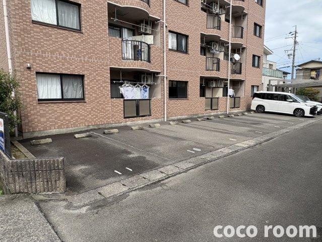 ファインステージの駐車場