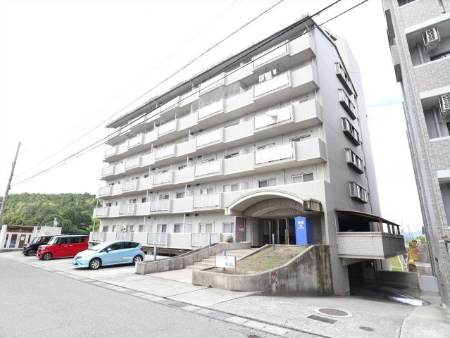 セラフィックビルの外観