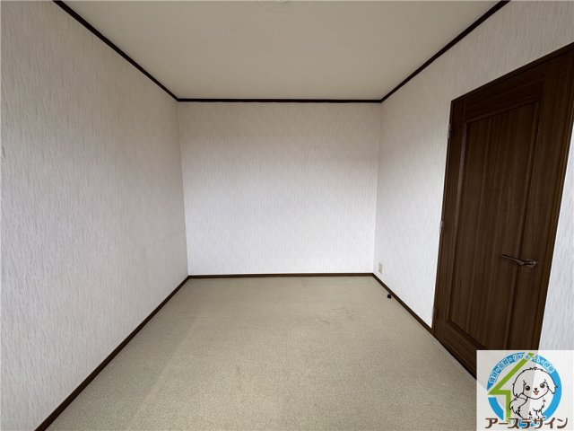 飾東町庄　中古戸建の洋室