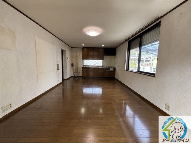 飾東町庄　中古戸建の居間・リビング