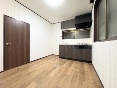 【キッチン】 | ◆南区六ツ川3丁目　中古戸建◆ | ◆リビングは一日中太陽の光が射し込みます。家族が集まる空間は、自然と笑顔が溢れます！