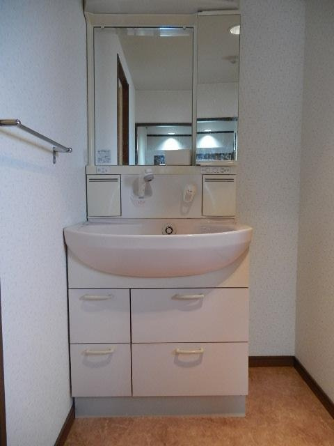 福岡市博多区井相田２丁目の賃貸マンションの独立洗面台|物件の画像9