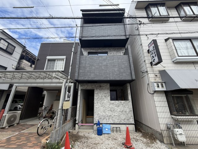 D-006の外観