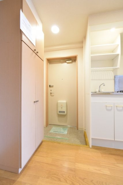 スカイコート文京白山の玄関