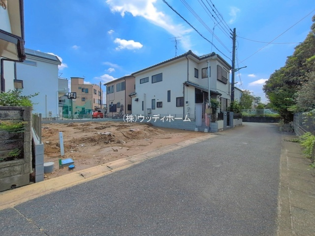 春日部市下蛭田　新築一戸建ての前面道路含む現地写真