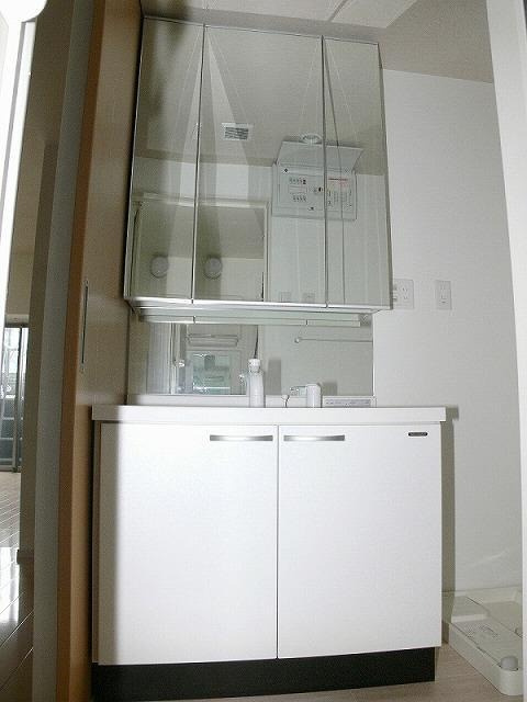 福岡市博多区住吉３丁目の賃貸マンションの独立洗面台|物件の画像10