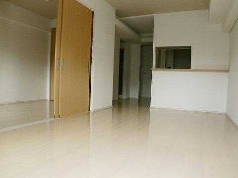 福岡市博多区住吉３丁目の賃貸マンションの居間・リビング|物件の画像3