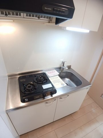 ベル・シャンブルのキッチン|コンパクトなキッチンで掃除もラクラク