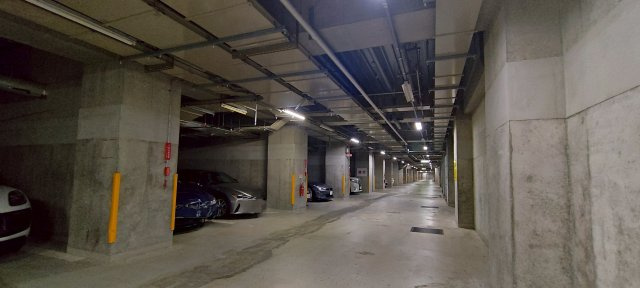ローレルスクエア高槻の駐車場