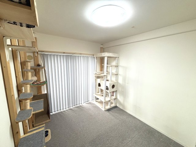 アルファステイツ新涯の洋室
