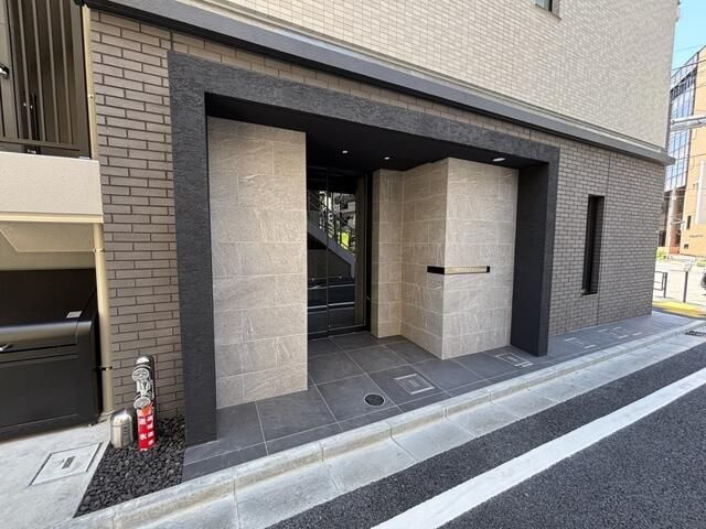 ＶＥＬＡＯＳ　ＨＡＫＵＳＡＮのエントランス