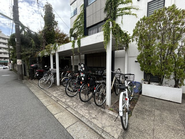 プロス世田谷のエントランス|ゆとりのあるエントランスです