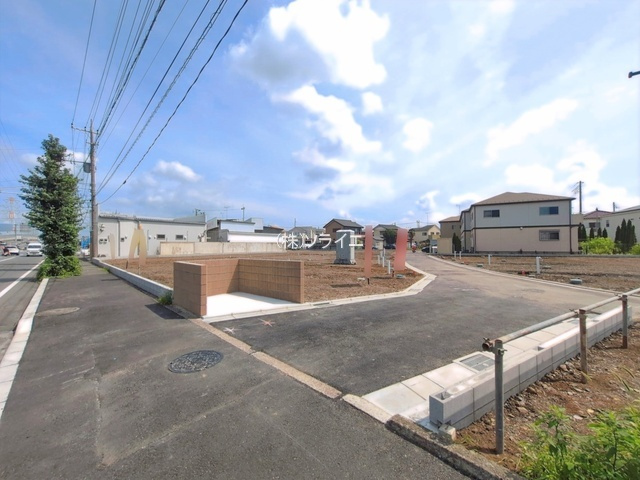 川越小室第1期　全6棟　新築戸建　ハートフルタウンの前面道路含む現地写真