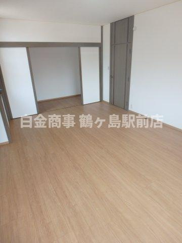 坂戸市鶴舞中古戸建の居間・リビング