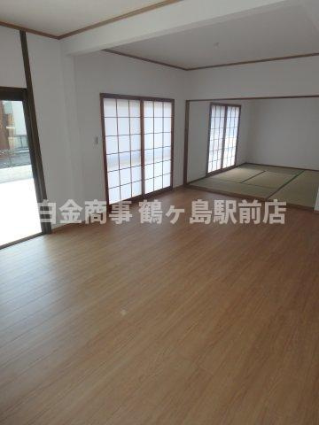 坂戸市鶴舞中古戸建の居間・リビング