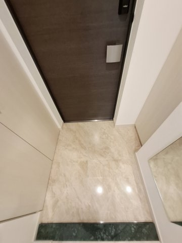 プレジオ西宮北口の玄関