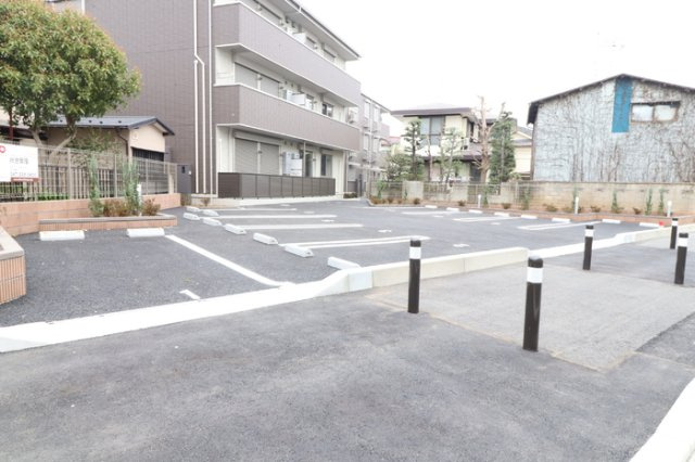 エクレールⅡの駐車場