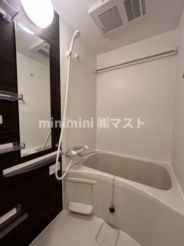 アプリーレ西本町の浴室