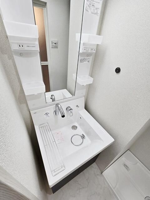 板橋区中丸町の賃貸マンションの独立洗面台