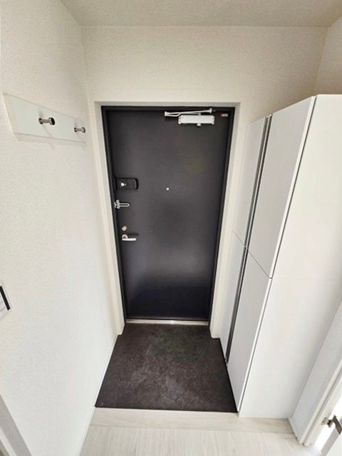 b’CASA池袋WESTの玄関