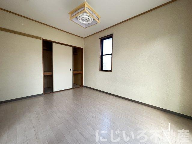 セジュール阿南の洋室