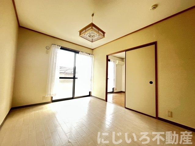 セジュール阿南の洋室