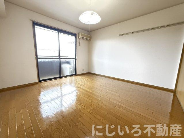 グローバルハイツAの居間・リビング