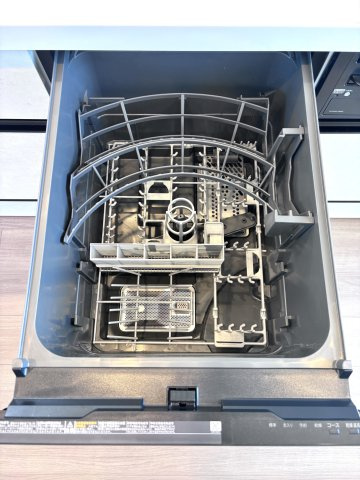【食洗器】毎日の家事負担を大幅に軽減するビルトイン食器洗い乾燥機。食後の後片付けがスムーズ