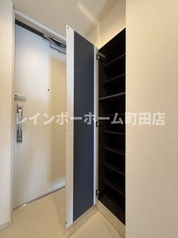リブリ・本厚木※初期費用分割あと払いサービス利用可能物件の玄関