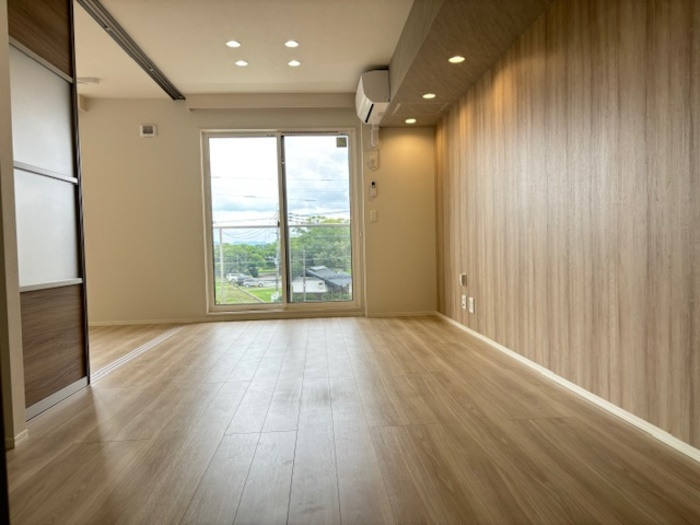 D-ROOM小郡【キャッシュバック体操物件】の居間・リビング|ゆったりとした居間です