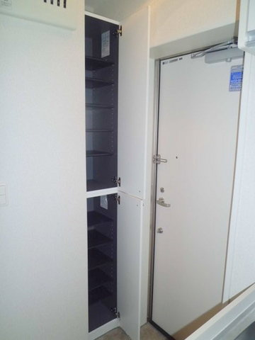 コンフォート　コートの玄関|安心の玄関ダブルロック　たっぷり収納の下駄箱