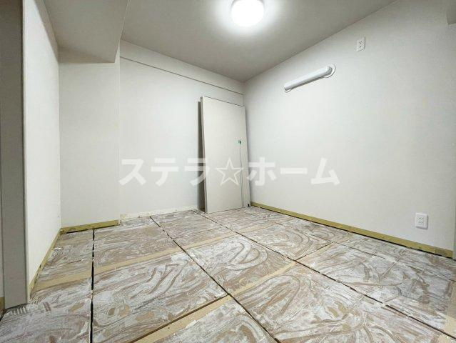 新森小路コーポの洋室|個人の部屋や寝室として使える洋室です